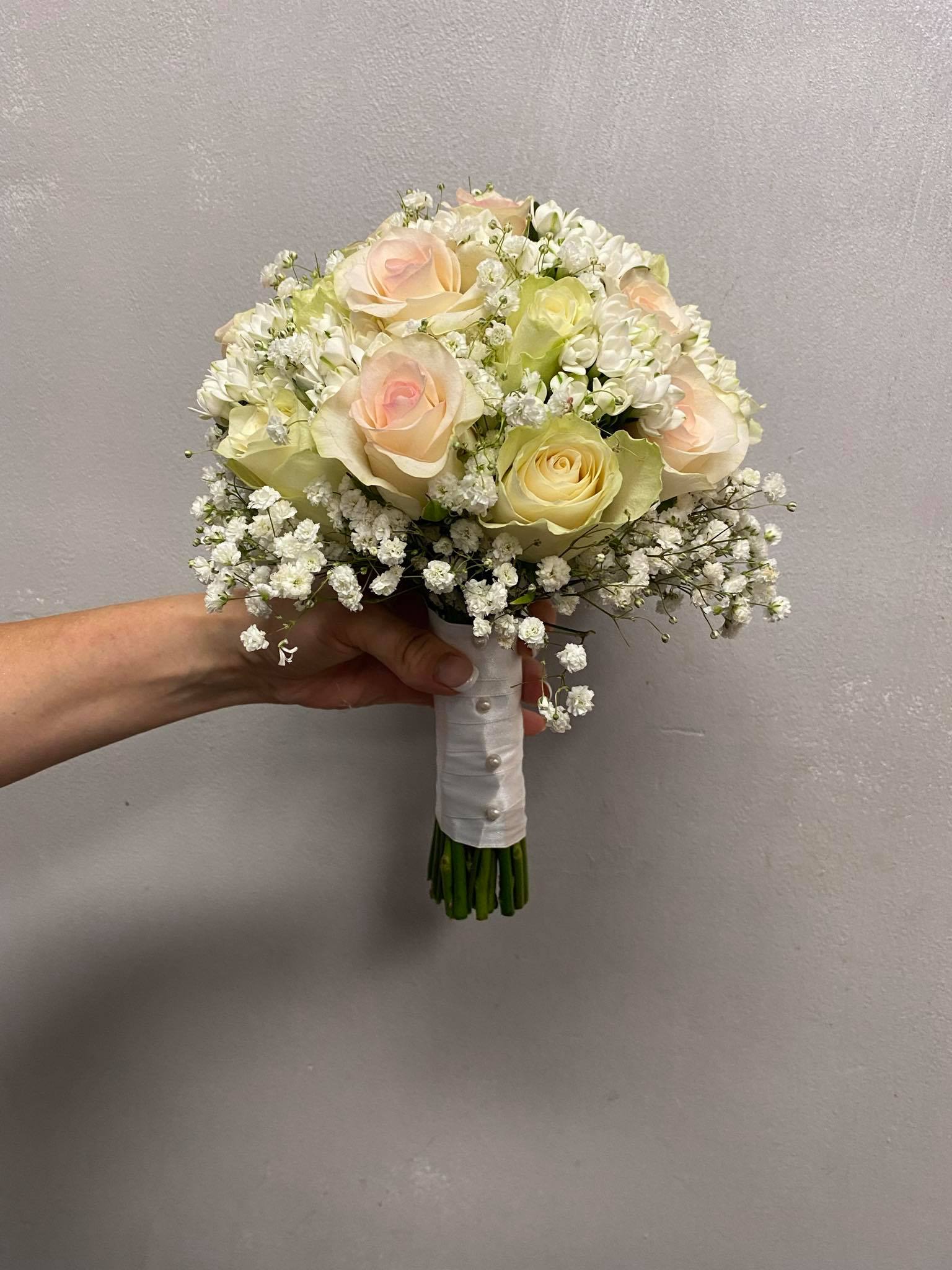 Bouquet da Sposa con Rose e Bouvardia